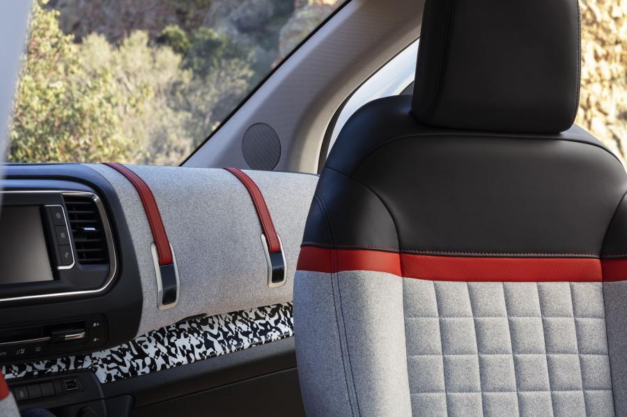 Детали интерьера Citroen SpaceTourer The Citroenist Concept 2019 года  (фото 20 из 34)